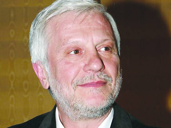 Δεν θέλει "κούρεμα" ο Τατούλης