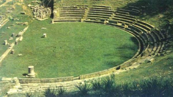 Το Δ.Σ. των "Φίλων του Αρχαίου Θεάτρου Μεγαλόπολης"
