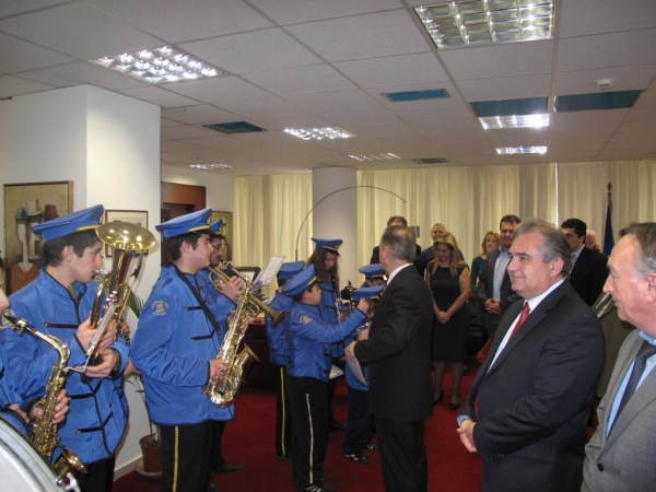 Ευχές Αποστολόπουλου για τα Χριστούγεννα