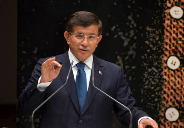 Νταβούτογλου: Θα βοηθήσουμε την Ελλάδα όπου χρειαστεί