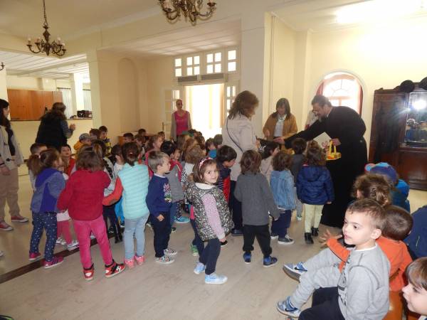 Παιδιά στο μητροπολίτη Μεσσηνίας