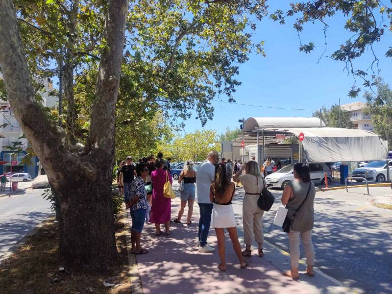 Η εξήγηση για τις εικόνες ντροπής του Ιουλίου... Είχε λήξει η σύμβαση για το πάρκινγκ του Νέδοντα!