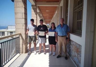 Βράβευση των τριών πρώτων μαθητών του Γενικoύ Λυκείου Καρδαμύλης