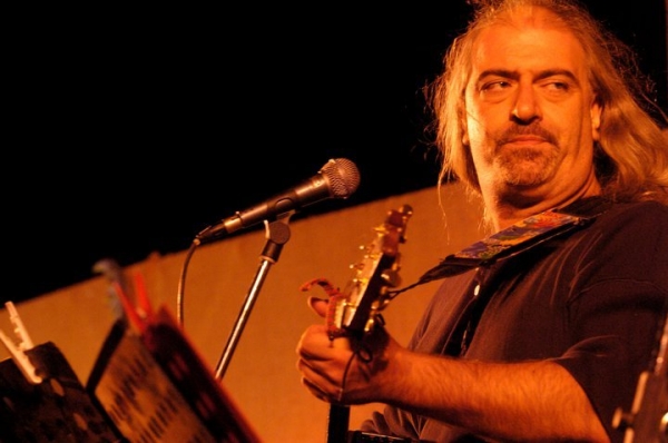 Ο Μιχ. Κακέπης στην &quot;Ε&quot;: &quot;Ελλάς Ελλήνων και των οργίων, στημένο πάρτι των λαμογίων&quot;