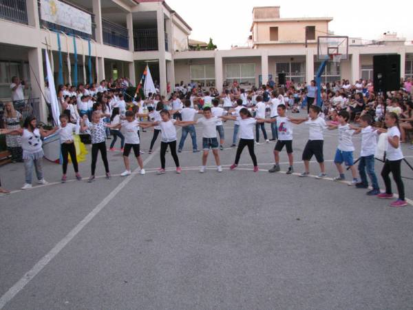 Το 1ο Δημοτικό Κυπαρισσίας αποχαιρέτησε τη σχολική χρονιά