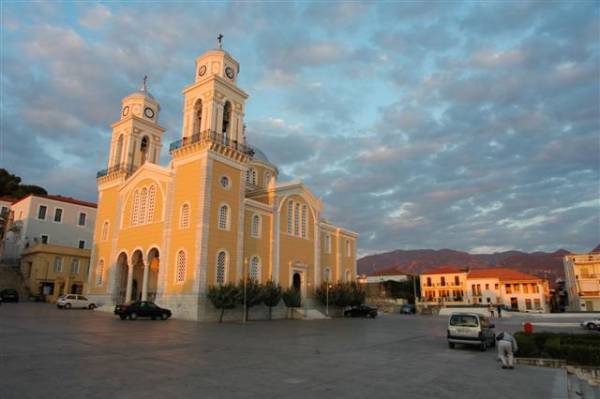 Απαγόρευση στάθμευσης στη δυτική πλατεία Υπαπαντής