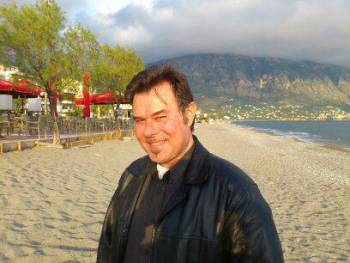 Το νέο μυθιστόρημα "Ανάμεσα σε δύο αγγέλους" του Καλαματιανού συγγραφέα Φώτη Κατσιμπούρη