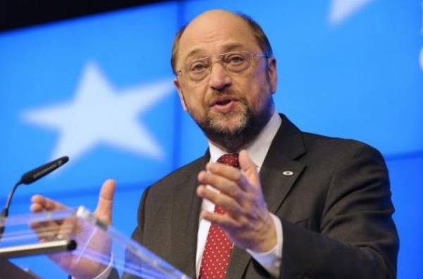 Σουλτς: Είναι σωστό να ερωτηθεί ο ελληνικός λαός