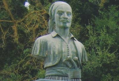 Απίστευτο: Εκλεψαν μπρούντζινη προτομή από χωριό της Μεσσηνίας