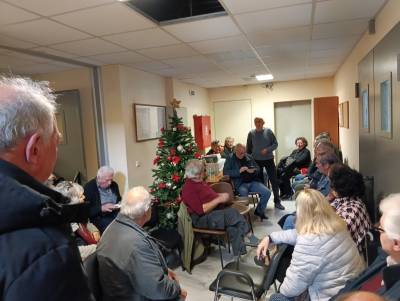 Εργατικό Κέντρο Καλαμάτας: Συνταξιούχοι έκοψαν πίτα στο διάδρομο, ζητούν μόνιμο χώρο