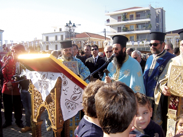 Φιλιατρά: Αγιάστηκαν τα νερά στο σιντριβάνι