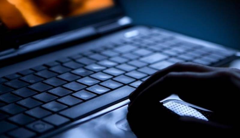 Παλαιό Φάληρο: Συνελήφθη δάσκαλος πολεμικών τεχνών για ασέλγεια σε βάρος μαθήτριάς του και πορνογραφία ανηλίκων