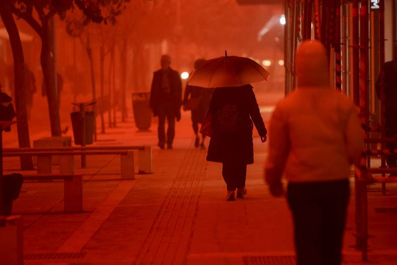 «Πνίγηκε» στην αφρικανική σκόνη η Κρήτη: Ιστορικό ρεκόρ πάνω από το όριο (Βίντεο)