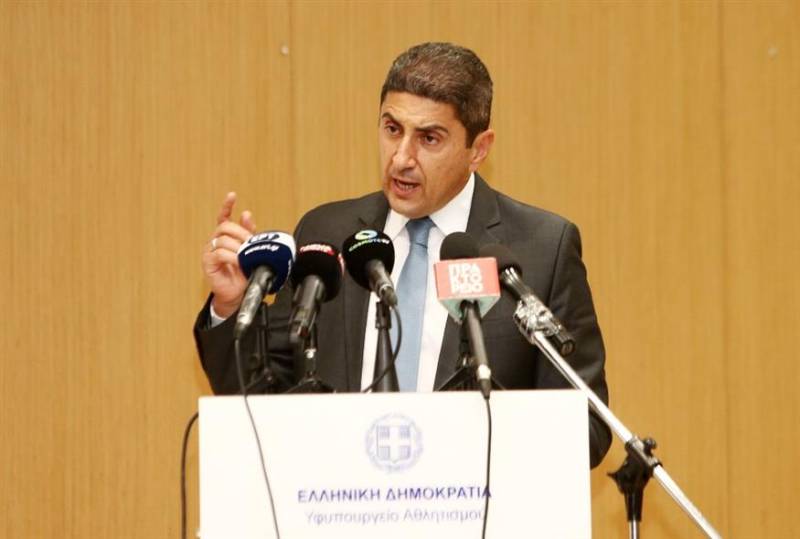 Θετικός στον κορονοϊό ο υφυπουργός Αθλητισμού Λευτέρης Αυγενάκης