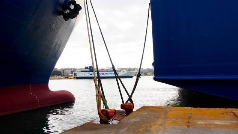 Δεμένα σήμερα τα πλοία στα λιμάνια λόγω απεργίας της ΠΝΟ