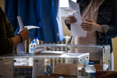 Δημοσκόπηση MRB: Στο 28% η ΝΔ -Τι λένε οι πολίτες για ενδεχόμενα κόμματα Τσίπρα, Καρυστιανού, Σαμαρά (Βίντεο)