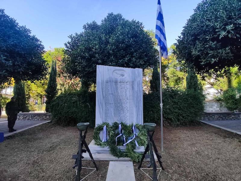 Καλαμάτα: Μνημείο πεσόντων εφέδρων αξιωματικών στην Αριστομένους
