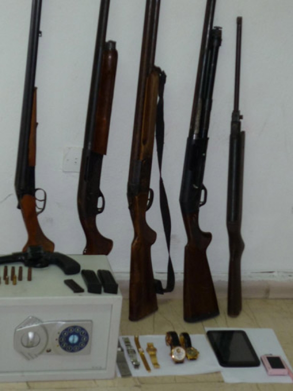 5 συλλήψεις σε επιχείρηση σκούπα στην Κορινθία