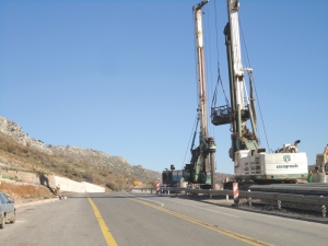 Eργα προστασίας του δρόμου στο Δερβένι