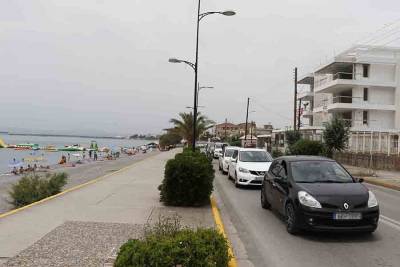 Αλλαγή πλεύσης για τη Ναυαρίνου με διανοίξεις και απαλλοτριώσεις