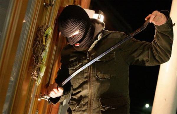 30χρονος "ποντικός" γραφείων συνελήφθη στο Αργος