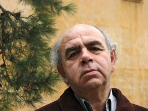 Δημήτρης Μίγγας: "Μη στεκόμαστε μπροστά στις τηλεοράσεις περιμένουμε να καταστρέφουμε"