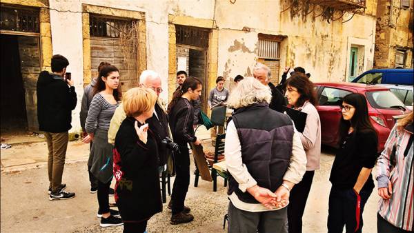 Αποτυπώνουν παραδοσιακά κτήρια της Κορώνης