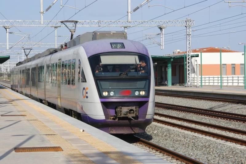 Ο προαστιακός σιδηρόδρομος φτάνει στο Λουτράκι