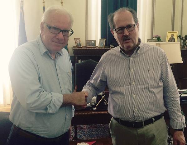 Ο Τάκης Αναστόπουλος στο δημαρχείο Καλαμάτας