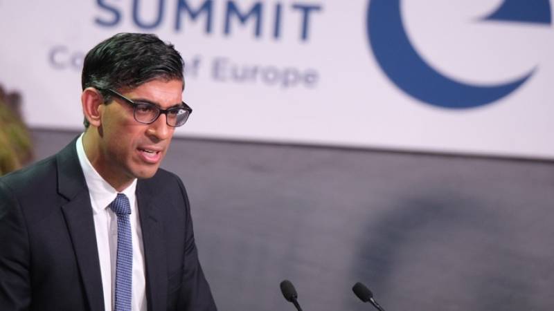 H Βρετανία θέλει διεθνή συνασπισμό που θα προμηθεύει την Ουκρανία με F-16