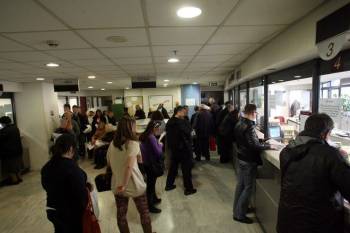 Πρόσθετα φορολογικά βάρη το 2015 για όσους έχουν μπλοκάκια και αγρότες