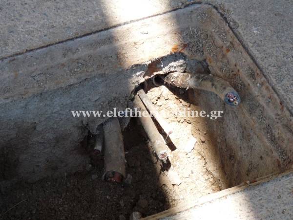 Ξήλωσαν καλώδιο από το Δημοτικό Στάδιο Καλαμάτας (φωτογραφίες)