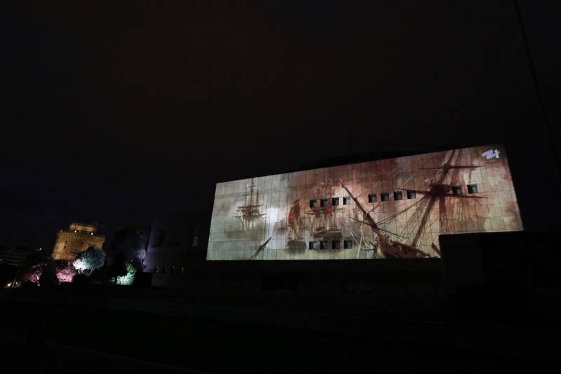 «Επιθυμία Ελευθερίας» — H Ελληνική Επανάσταση «ζωντάνεψε» σε κτίρια 18 πόλεων σε όλη την Ελλάδα