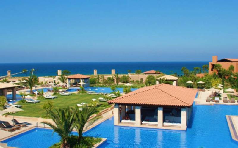 Η Costa Navarino στη "Χρυσή Λίστα" του περιοδικού “Conde Nast Traveller”