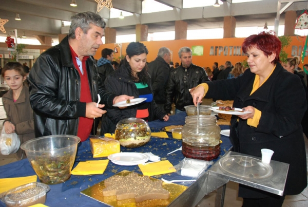Γιορτινό τραπέζι με μεσσηνιακά προϊόντα