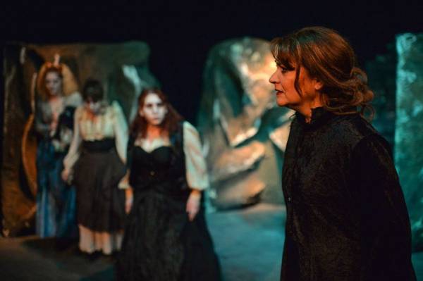 "Οι χήρες της Φίοντορ" και απόψε στο Πνευματικό Κέντρο Καλαμάτας