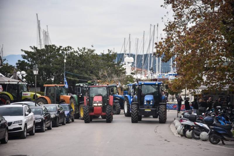 Αγρότες: Μέχρι αύριο Τετάρτη η απόφαση από την πανελλαδική των μπλόκων (βίντεο)
