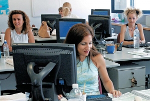 Αλλαγές στους δήμους με το πολυνομοσχέδιο: Μετατάξεις, απολύσεις και έλεγχος οικονομικών