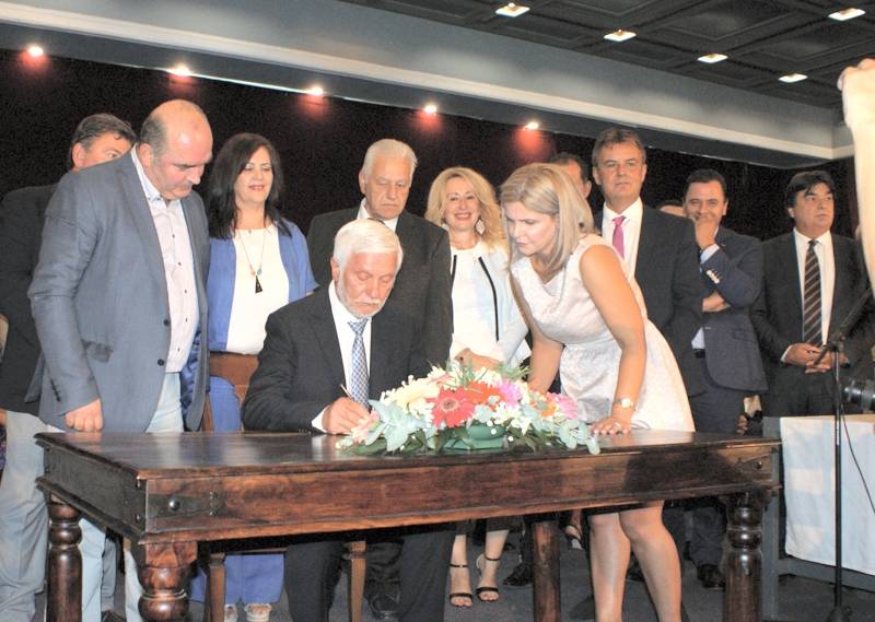 Υπέγραψαν και αποχώρησαν Τατούλης και σύμβουλοι της “Νέας Πελοποννήσου”