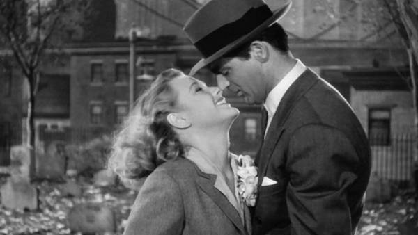 "Αρσενικό και παλιά δαντέλα" την Πέμπτη στο "Καφέ Σινέ"