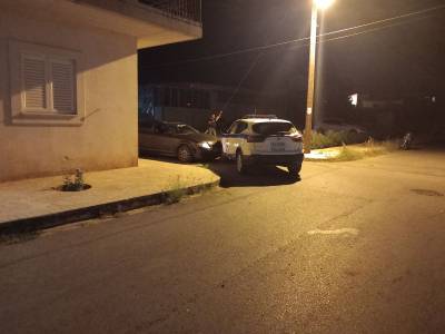 Αστυνομική επιχείρηση στα Φιλιατρά - Ρομά εμβόλισαν περιπολικό!