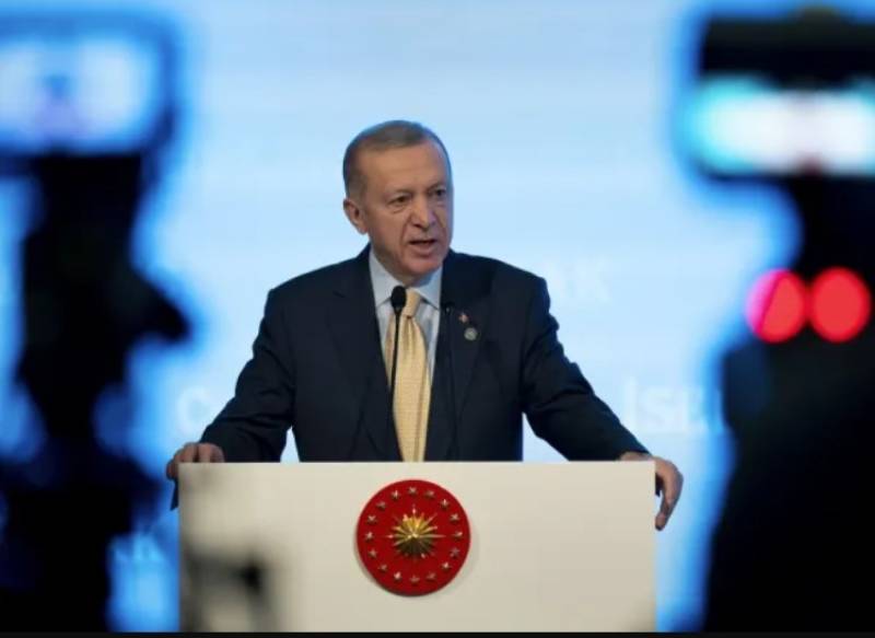 «Μην κουνάς το κεφάλι σου» - Ένταση ανάμεσα σε Ερντογάν και Ισπανό δημοσιογράφο (Βίντεο)