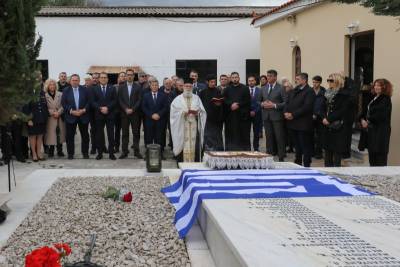 Τιμητική εκδήλωση για τους εκτελεσθέντες από τους Γερμανούς - Χθες στο νεκροταφείο Καλαμάτας (βίντεο-φωτογραφίες)