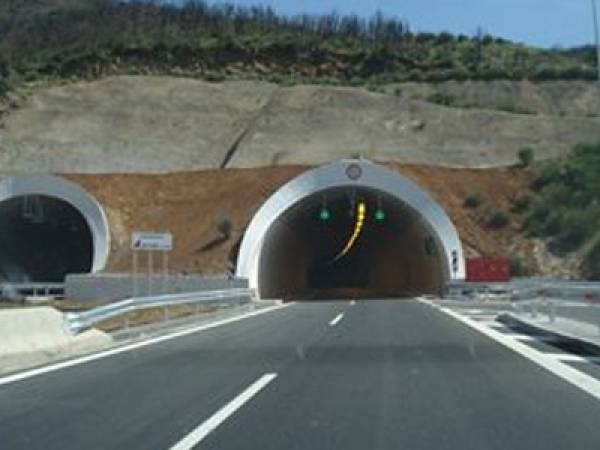 Κυκλοφοριακές ρυθμίσεις λόγω έργων στη σήραγγα Ραψομάτη