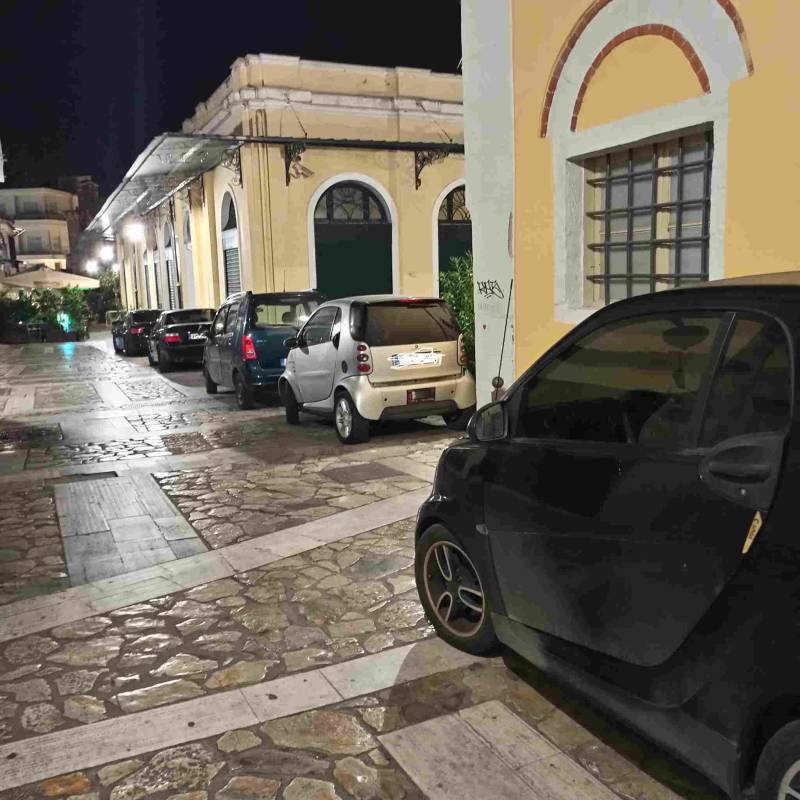 400 αναξιοποίητες θέσεις πάρκινγκ στην Καλαμάτα