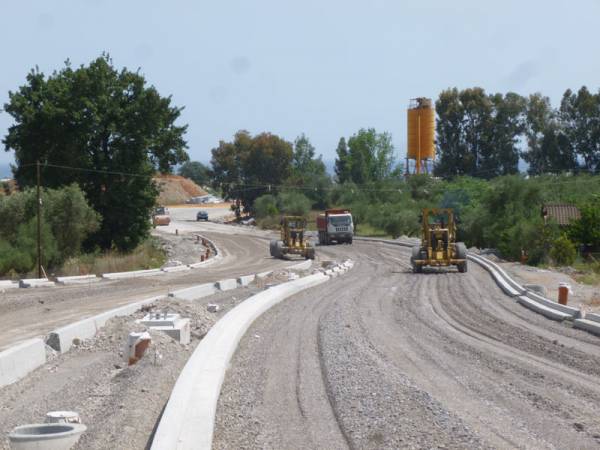 Πεζογέφυρα στον κόμβο του Καρέλια