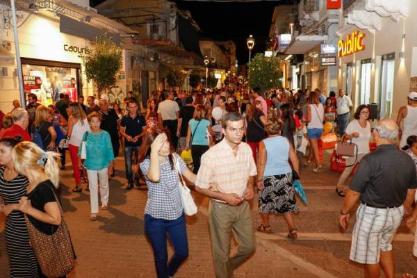 Γαλάζια Νύχτα τον Ιούνιο και Λευκή το Σεπτέμβριο στην Καλαμάτα