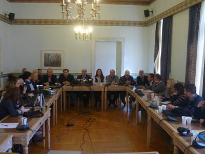 Τατούλης κατά πάντων για τα σκουπίδια