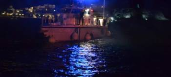 Πλοίο με πάνω από 10 κοντέινερ λαθραία τσιγάρα ανοιχτά του Διρου