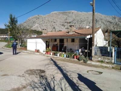 Αιτωλοακαρνανία: Σε κατάσταση σοκ η ηλικιωμένη που ήταν δεμένη για περίπου 6 μέρες - Τι είπε για τους δράστες